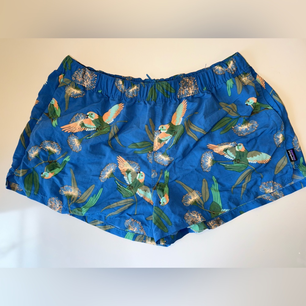 PATAGONIA BARELY BAGGIES SHORTS TROPICAL BLUE PARROT SZ L